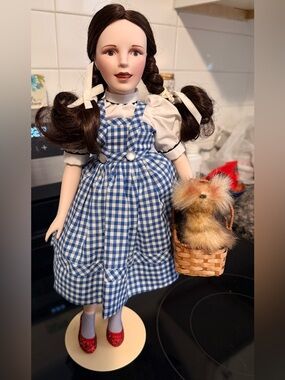 Classic Dorothy and Toto Doll with Stand made my Franklin Heirloom Dolls